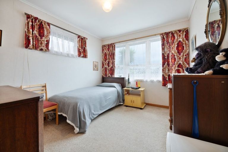 Photo of property in 2/160 Henderson Valley Road, Henderson, Auckland, 0612