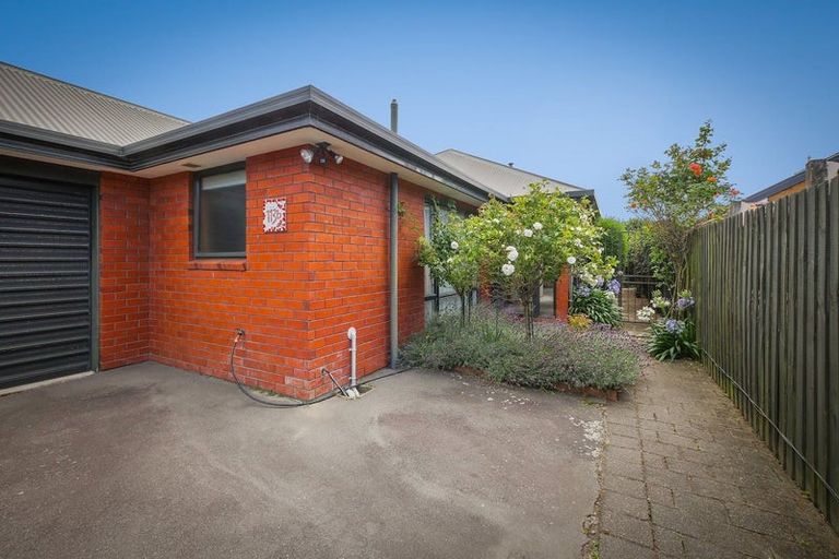 Photo of property in 2/113 Avonhead Road, Avonhead, Christchurch, 8042