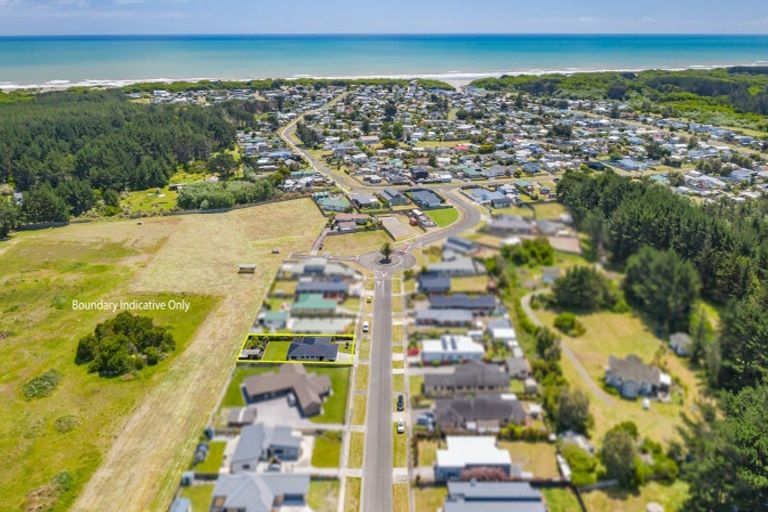 Photo of property in 13 Sandown Avenue, Himatangi Beach, Foxton, 4891