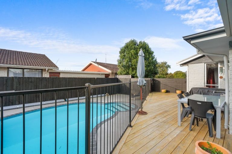 Photo of property in 23c Juniper Place, Burnside, Christchurch, 8053