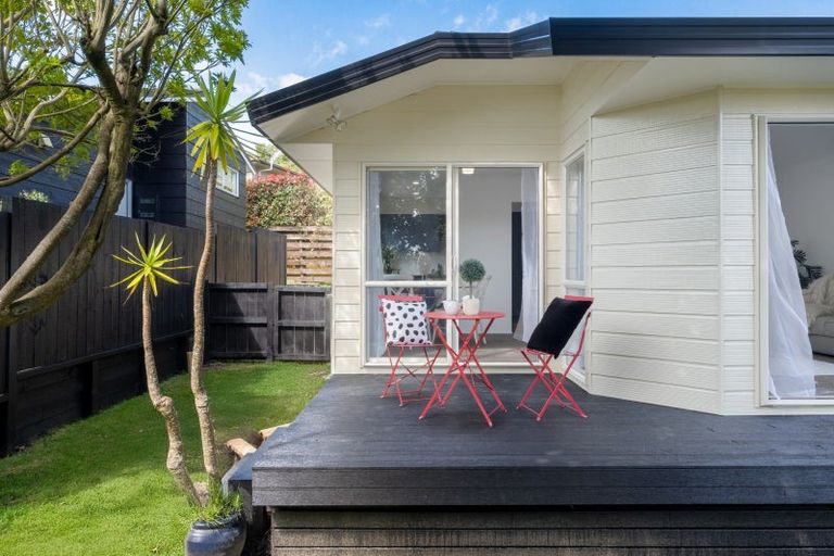 Photo of property in 2/17 Bain Place, Bucklands Beach, Auckland, 2014