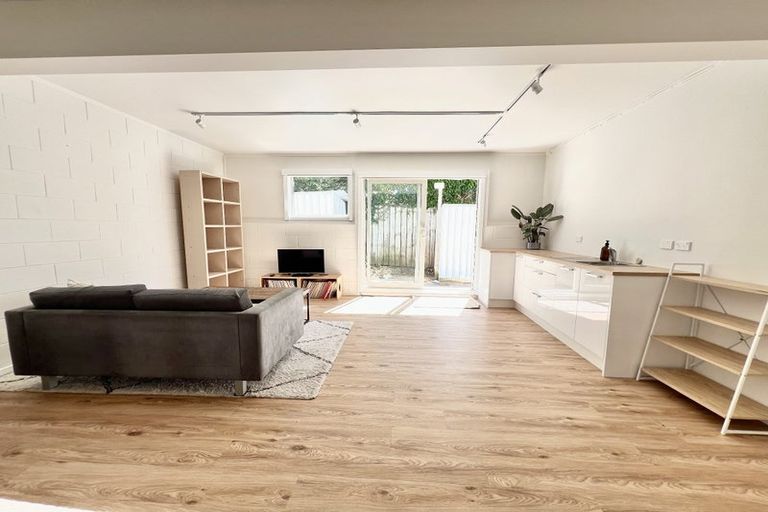 Photo of property in 1/9 Nigel Road, Browns Bay, Auckland, 0630