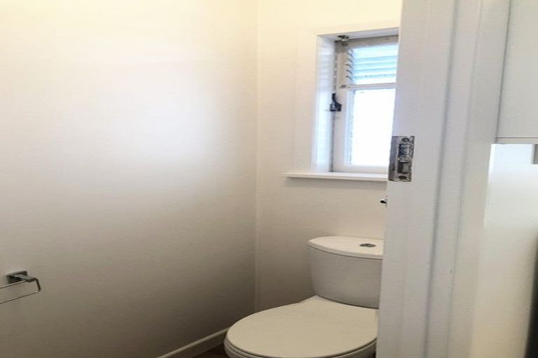 Photo of property in 12-14 Clevedon Road, Papakura, 2110