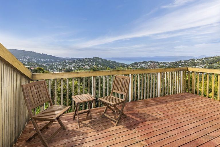 Photo of property in 3a Oldham Way, Crofton Downs, Wellington, 6035