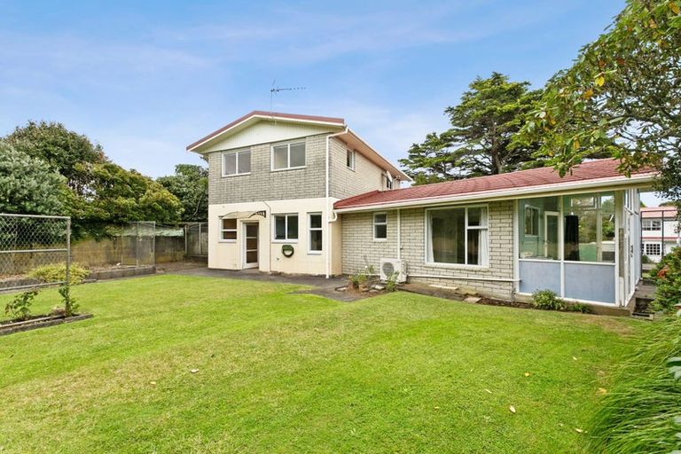 Photo of property in 6 Magnolia Drive, Westown, New Plymouth, 4310