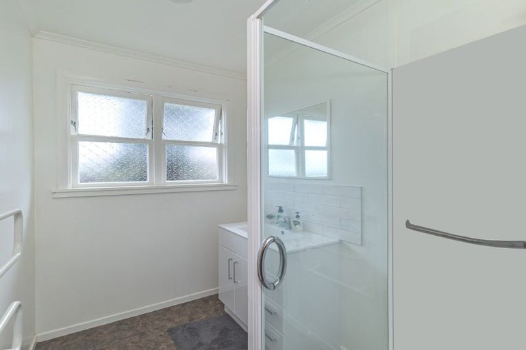 Photo of property in 18 Matai Street, Levin, 5510