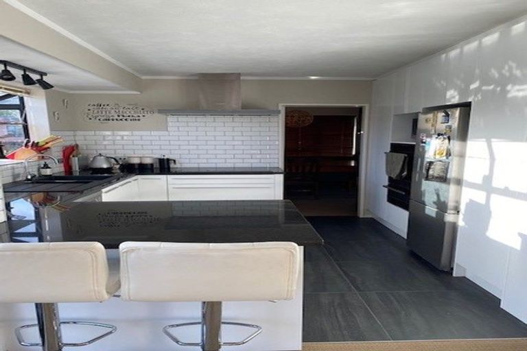 Photo of property in 141 West Harbour Drive, West Harbour, Auckland, 0618