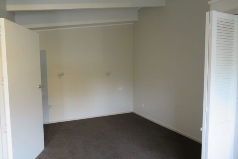 Photo of property in 16 Chipping Dale, Mangere Bridge, Auckland, 2022