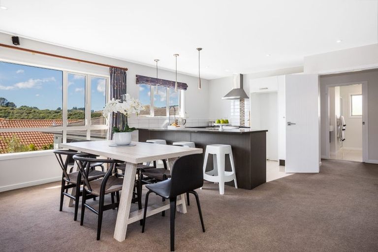 Photo of property in 4 Kaweka Close, Aotea, Porirua, 5024