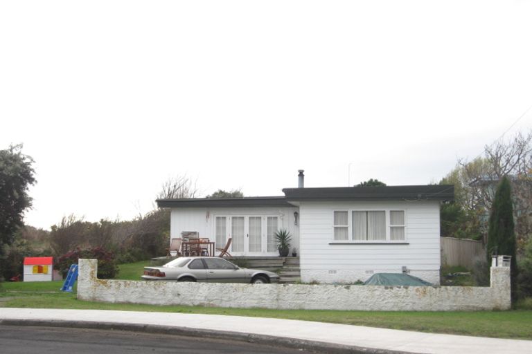 Photo of property in 8 Rewa Road, Raumati Beach, Paraparaumu, 5032