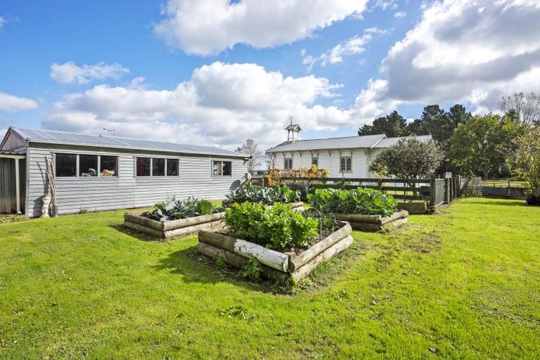 Photo of property in 399 Colyton Road, Colyton, Feilding, 4775