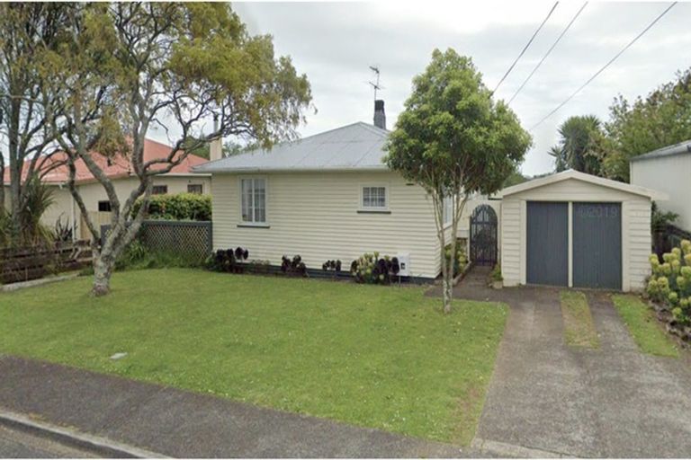 Photo of property in 32 Davies Road, Hurdon, New Plymouth, 4310