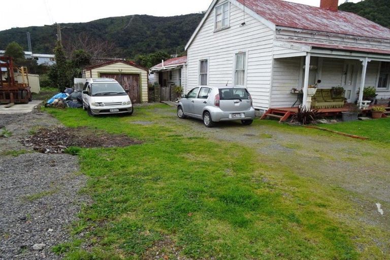 Photo of property in 10 Market Street, Picton, 7220