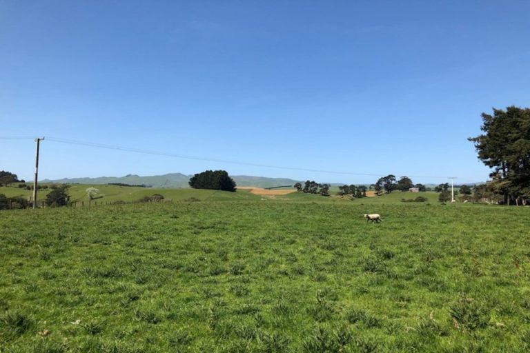 Photo of property in 22 Tiratu Road, Dannevirke, 4976