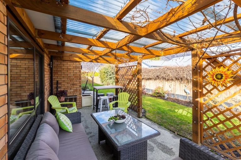 Photo of property in 17 Mavora Road, Lake Hayes, Queenstown, 9304