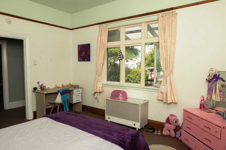 Photo of property in 132 Mcmurdo Street, Tinwald, Ashburton, 7700