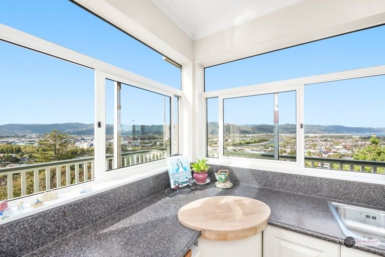 Photo of property in 11c Saint Johns Way, Normandale, Lower Hutt, 5010