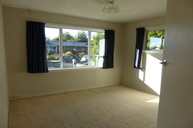 Photo of property in 19 Canberra Place, Redwood, Christchurch, 8051