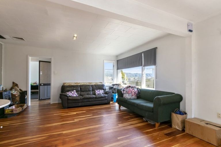 Photo of property in 71 Petrie Street, Wainuiomata, Lower Hutt, 5014