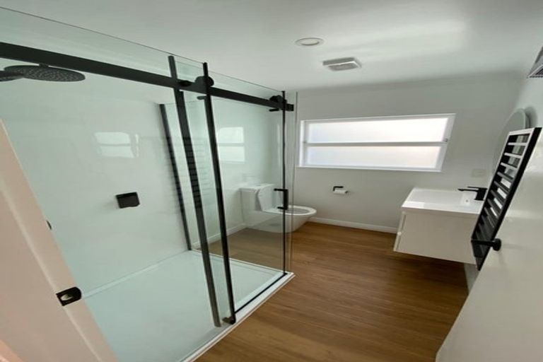 Photo of property in 1/17 The Parade, Island Bay, Wellington, 6023