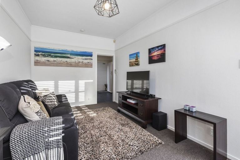 Photo of property in 2/78 Naenae Road, Naenae, Lower Hutt, 5011