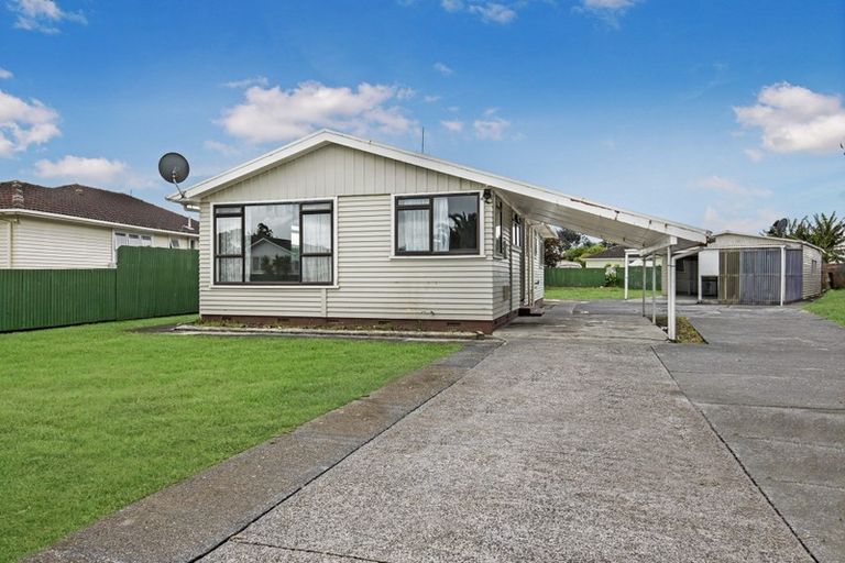 Photo of property in 48a Convair Crescent, Mangere, Auckland, 2022