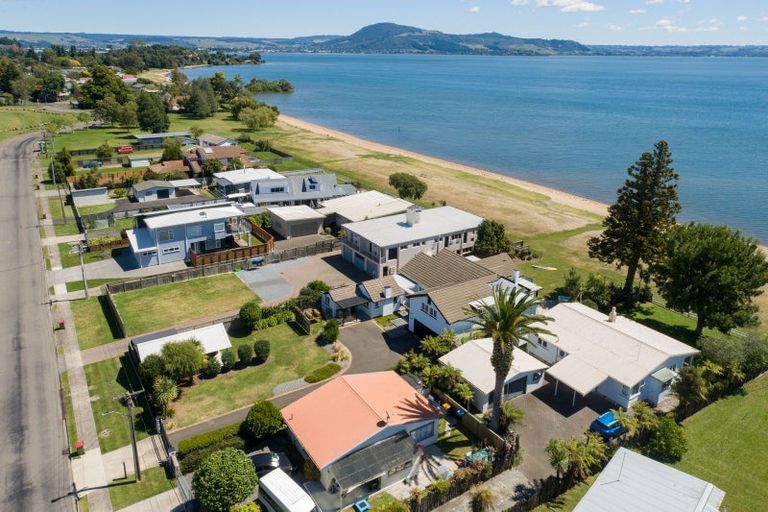 Photo of property in 25 Willow Avenue, Hannahs Bay, Rotorua, 3010