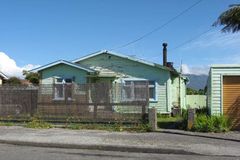 Photo of property in 32 Roebuck Street, Westport, 7825