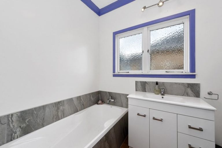 Photo of property in 239 Cambridge Road, Hillcrest, Hamilton, 3216