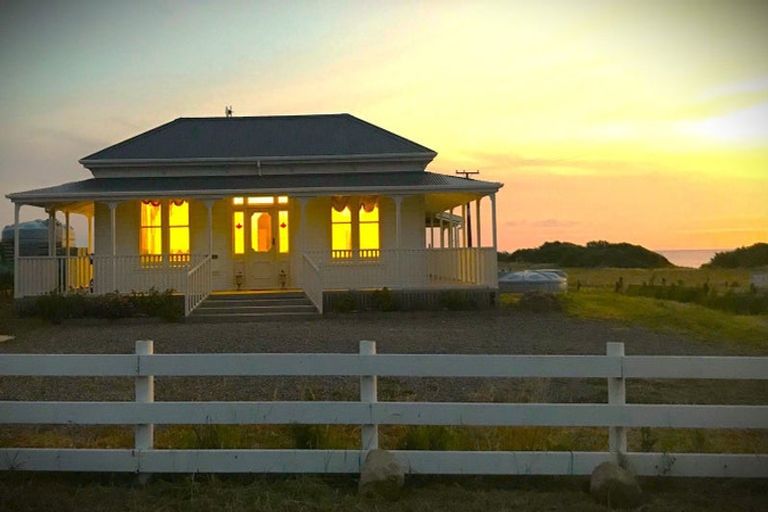 Photo of property in 383 Tipoka Road, Rahotu, Opunake, 4685