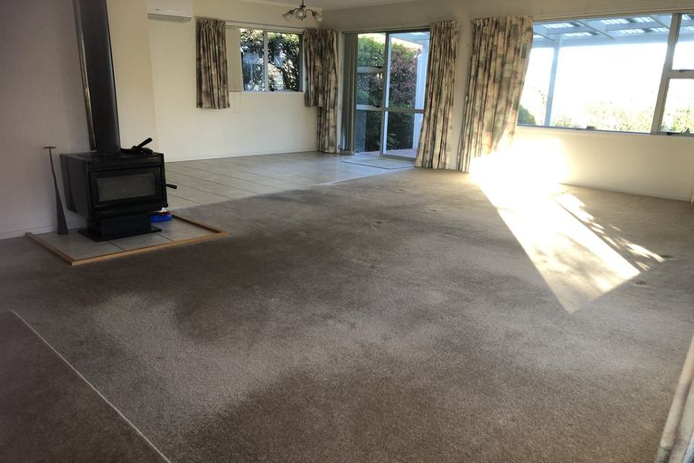 Photo of property in 2/4220 Great North Road, Glendene, Auckland, 0602
