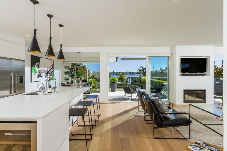 Photo of property in 12 Kitchener Road, Takapuna, Auckland, 0622