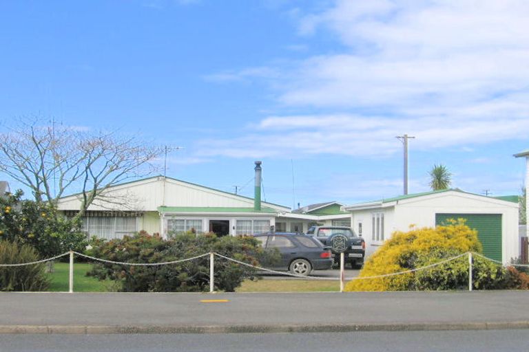 Photo of property in 312 Port Road, Whangamata, 3620
