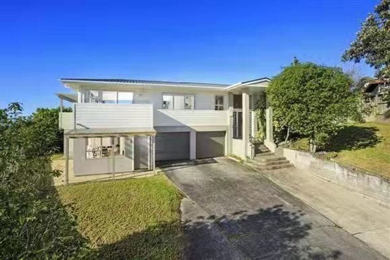 Photo of property in 17 Hollyhock Place, Browns Bay, Auckland, 0630