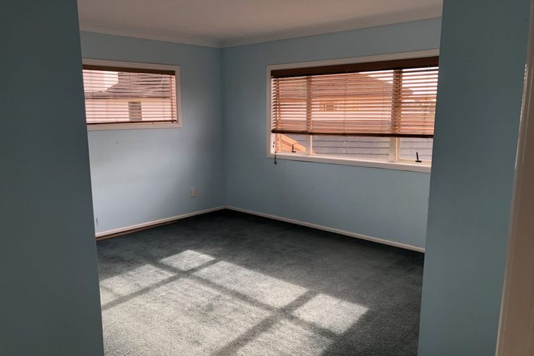 Photo of property in 27a St Annes Crescent, Wattle Downs, Auckland, 2103