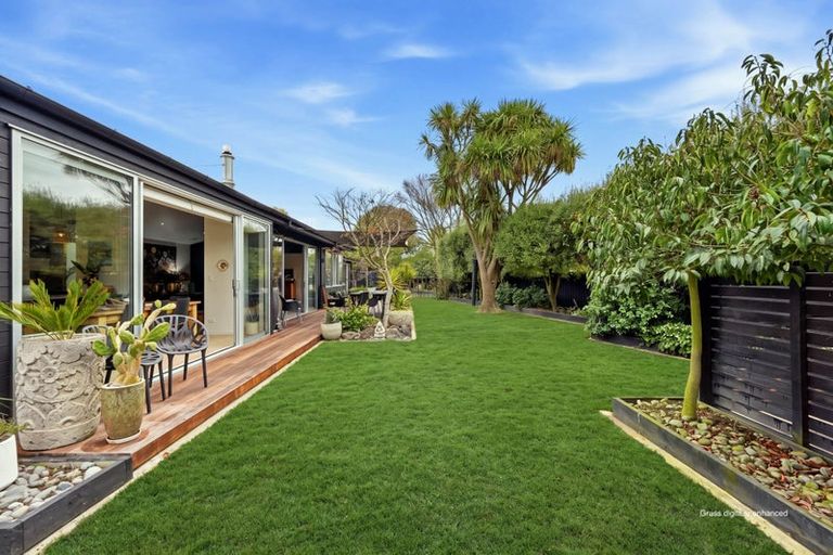 Photo of property in 9 Hadlow Place, Burnside, Christchurch, 8041