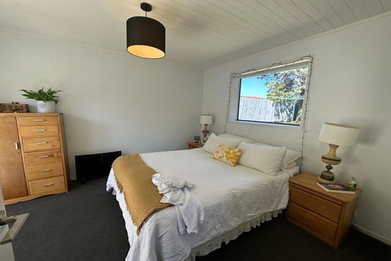 Photo of property in 28 Matuhi Rise, Henderson, Auckland, 0612