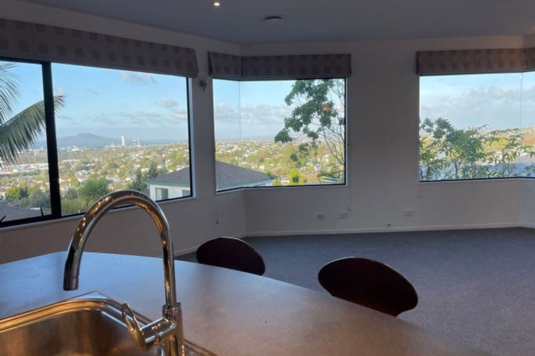 Photo of property in 1/41 High Road, Glenfield, Auckland, 0629