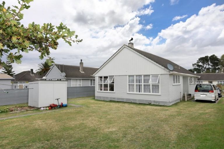 Photo of property in 18 Gordon Crescent, Marton, 4710