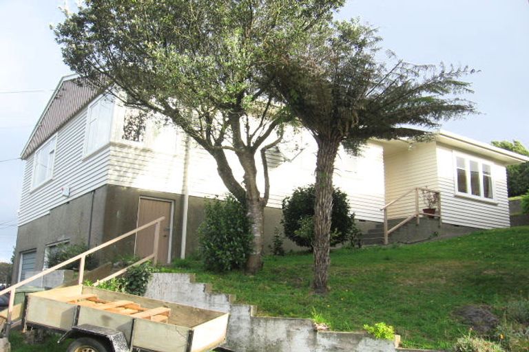 Photo of property in 129 Broderick Road, Johnsonville, Wellington, 6037