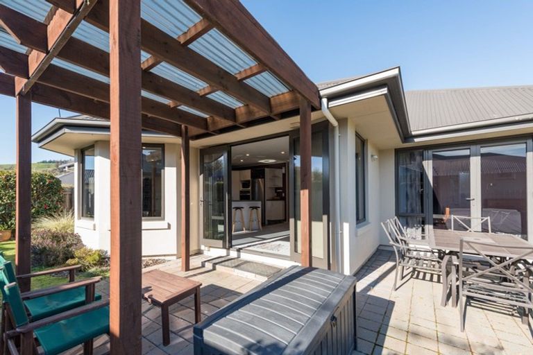 Photo of property in 10 Ngawhatu Road, Stoke, Nelson, 7011