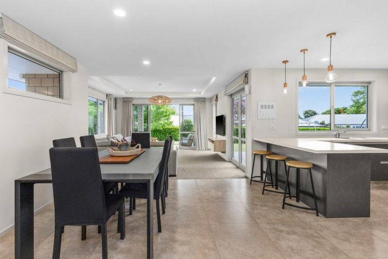 Photo of property in 17 Margaret Avenue, Havelock North, 4130