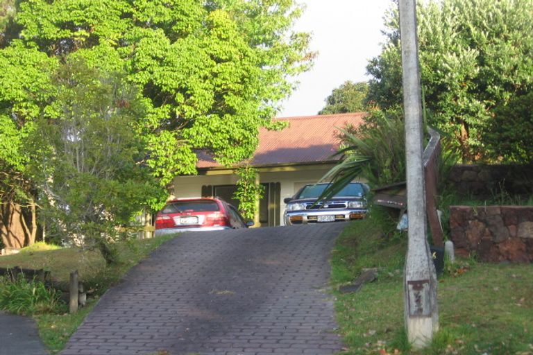 Photo of property in 28 Orton Street, Glenfield, Auckland, 0627