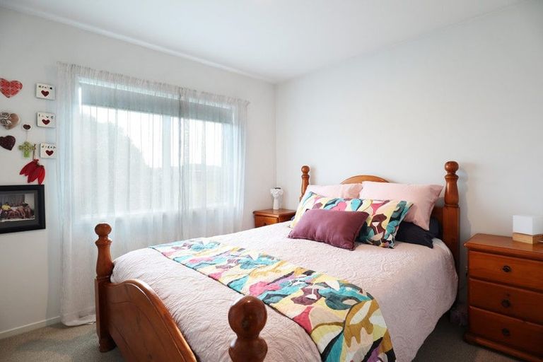 Photo of property in 11 Kamahi Crescent, Papamoa Beach, Papamoa, 3118