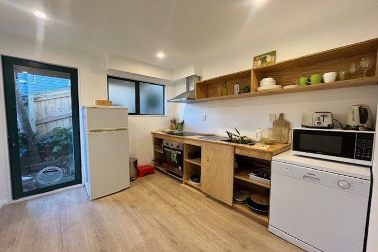 Photo of property in 16 Corlett Road, Plimmerton, Porirua, 5026