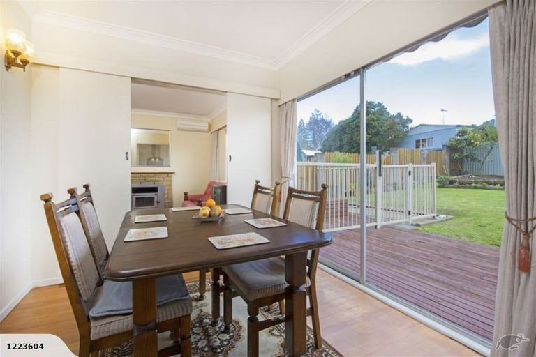 Photo of property in 63 Beechdale Crescent, Pakuranga Heights, Auckland, 2010