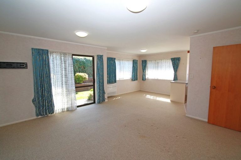 Photo of property in 4/13 Chilman Street, Strandon, New Plymouth, 4312