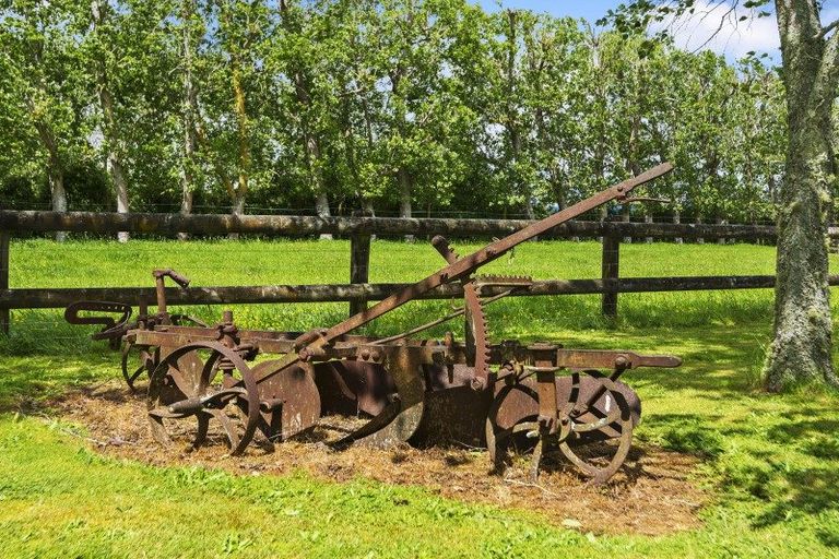 Photo of property in 419 Clevedon-takanini Road, Clevedon, 2582