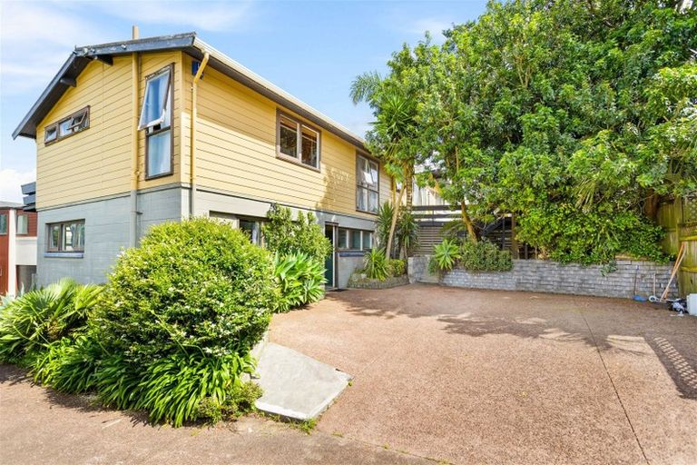 Photo of property in 10 Bluefin Way, West Harbour, Auckland, 0618