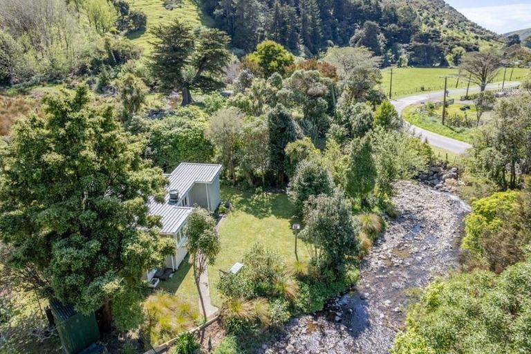 Photo of property in 7 Factory Road, Little Akaloa, 7583